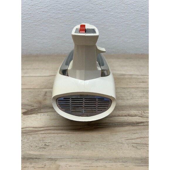 Vintage 1960s General Electric Portable 3 Speed Hand Electric Mixer Model 20M47 - Picture 2 of 16